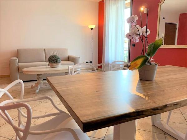 Nella foto è visibile l'oggetto Casa Ulivi Rosso situato nella città di Rivoltella.
