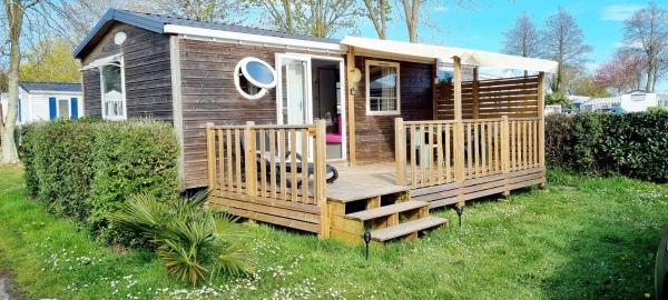 Na fotografii je vidět objekt Mobil-home 6 Personnes - Bretagne - Piscine - Plage nacházející se ve městě Trébérouant.