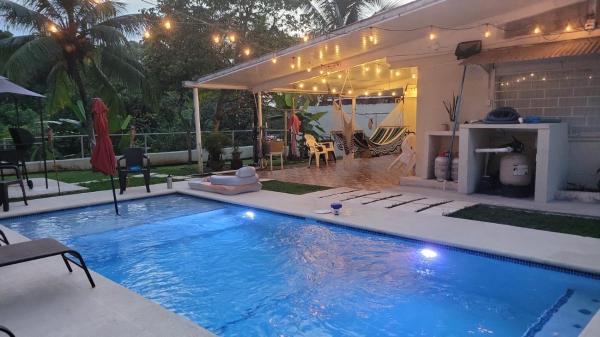 Billede 1: oasis with pool near Panama Canal