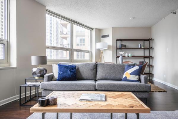 På billedet ses objektet River N 2BR w Gym WD nr Magnificent Mile CHI-160 beliggende i byen Chicago.