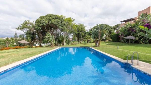 A la foto es mostra l'objecte Apartamento Guadalmina Golf l situat a la ciutat de Marbella.