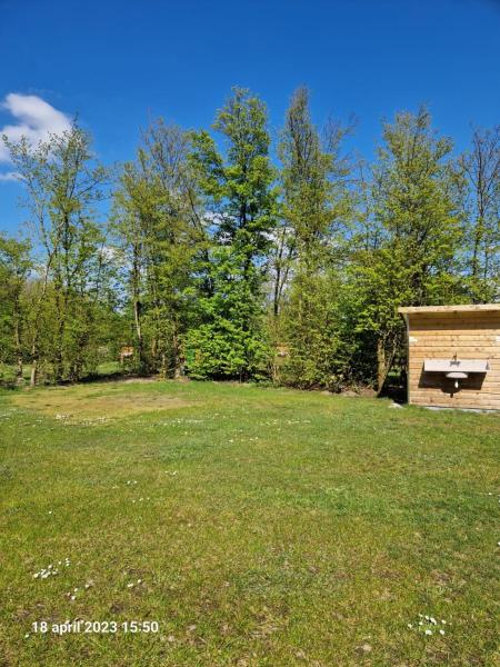 Nella foto è visibile l'oggetto Camping Alkenhaer Appelscha Lege Kampeerplaats met Prive Sanitair situato nella città di Appelscha.
