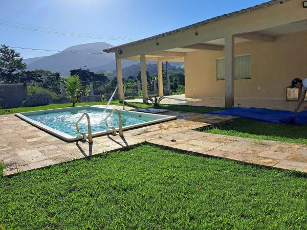På bildet vises objektet Casa de campo Ar piscina Churrasqueira Saquarema som ligger i byen Jaconé.
