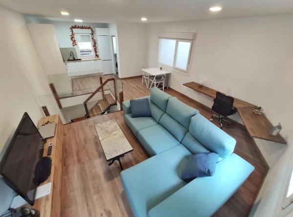 A la foto es mostra l'objecte Duplex en el corazón del Casco Vello Vigués situat a la ciutat de Vigo.