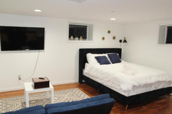 A la foto es mostra l'objecte Lovely Private 2 Bedroom Suite near EWR/NYC situat a la ciutat de Newark.