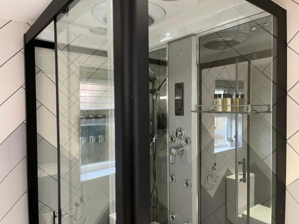 Fotografie 4: Man Studio - StereoShower FreeParking 5min-Metro