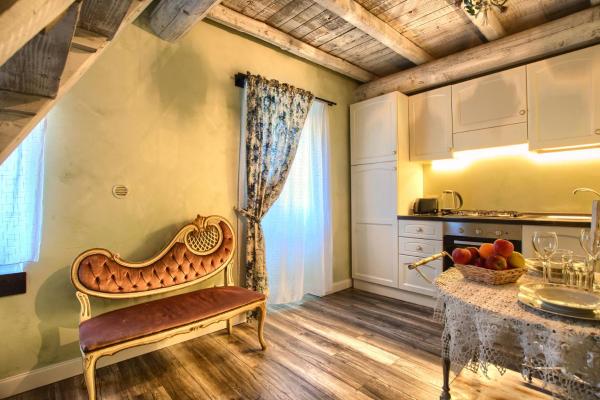 A la foto es mostra l'objecte Casa Sale con AC e wifi in borgo ligure situat a la ciutat de Aurigo.