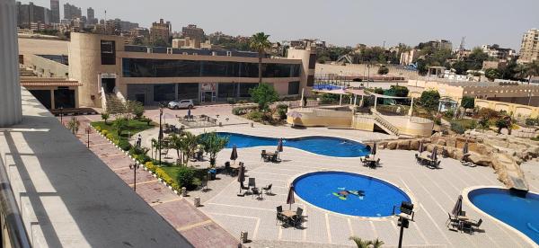 Nella foto è visibile l'oggetto Loaloat maadi Hostel