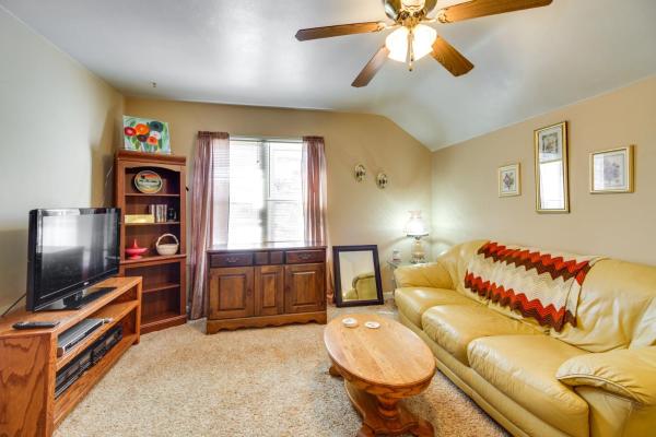 A la foto es mostra l'objecte Rural Minnesota Apartment with Fire Pit situat a la ciutat de Hibbing.
