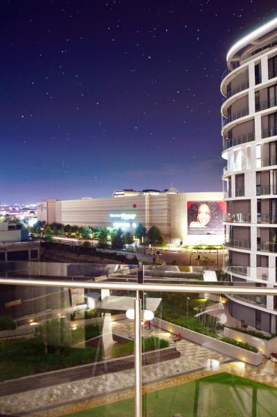 A la foto es mostra l'objecte iNqaba @Ellipse Waterfall situat a la ciutat de Midrand.