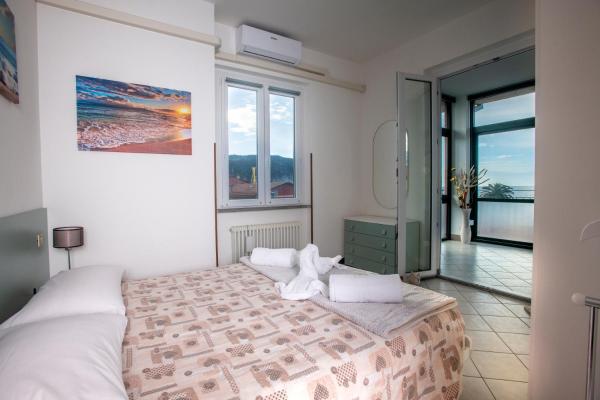 Fotografie 4: 162 - La Veranda Sull'Acqua, Fronte e Vista Mare Riva Trigoso, POSTO AUTO PRIVATO
