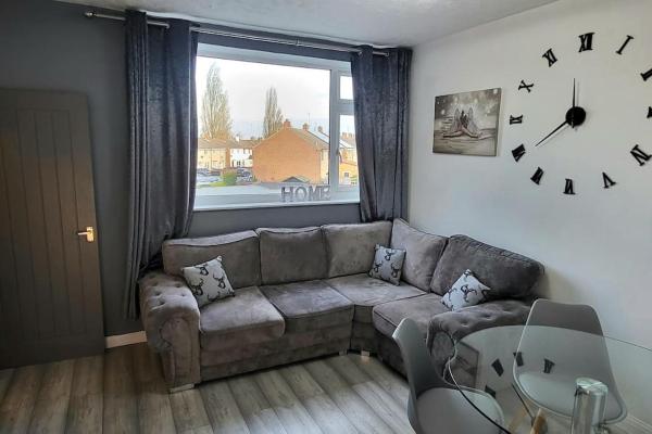 A la foto es mostra l'objecte Cosy 3 double bed flat sleeps 6 situat a la ciutat de Bedworth.
