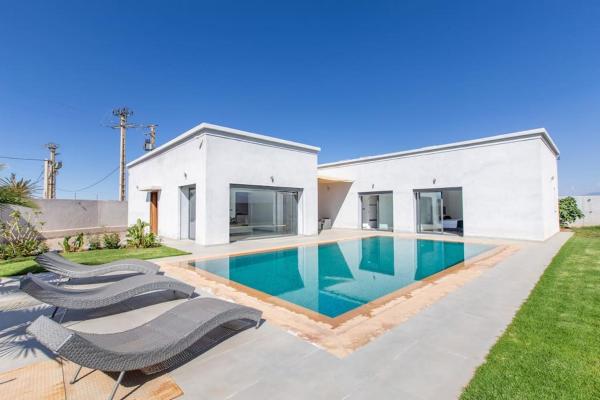 Na fotografii je vidět objekt Villa Coquelicot, modern style avec jacuzzi, piscine Chauffée nacházející se ve městě Marakéš.