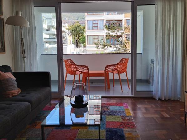 Billede 1: Table Mountain views, modern,lots of natural light, with parking