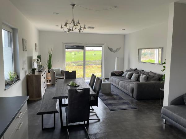 A la foto es mostra l'objecte Haus Schloßblick situat a la ciutat de Kirchheim.