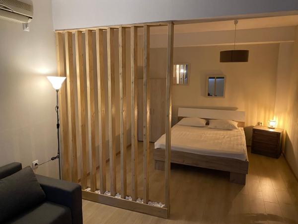 A la foto es mostra l'objecte LMJ APARTMENTS situat a la ciutat de Artemida.