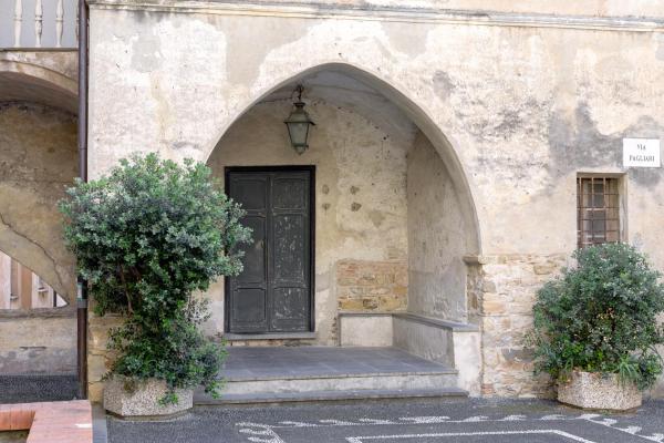 Foto 5: 145 - Casa del Capitano Centro Imperia,300metri dal mare