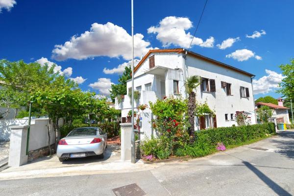A la foto es mostra l'objecte Apartments with parking space Kukci, Porec - 20797 situat a la ciutat de Poreč.