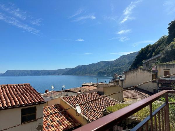 Nella foto è visibile l'oggetto Casa Arancio Chianalea Scilla situato nella città di Scilla.