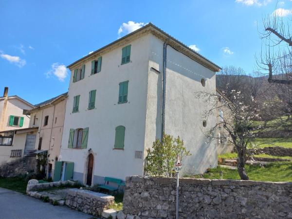 A la foto es mostra l'objecte Chambre dans maison de caractère situat a la ciutat de La Bastide.
