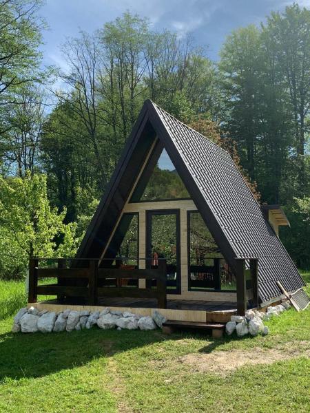 La photo montre l'objet Casa de vacanța Cristina situé dans la ville de Cîmpu lui Neag.