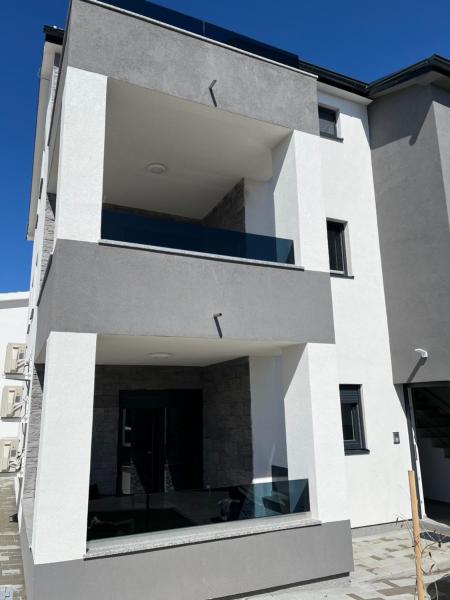 A la foto es mostra l'objecte Apartment Irene situat a la ciutat de Vir.