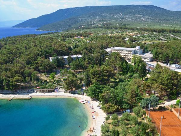 Na zdjęciu widoczny jest obiekt Hotel Kimen - Annex położony w mieście Cres.