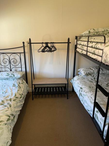 Fotografie 8: Large, 3 Floors, Sleeps 16, 4 Baths, 5 Parking, Semi rural Leicester