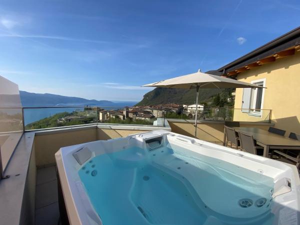 På billedet ses objektet Residence La Villa Tignale beliggende i byen Tignale.