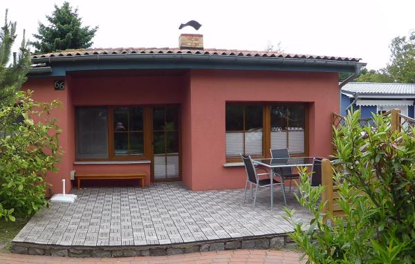 Na fotografii je vidět objekt Haus Seebrise nacházející se ve městě Wustrow.