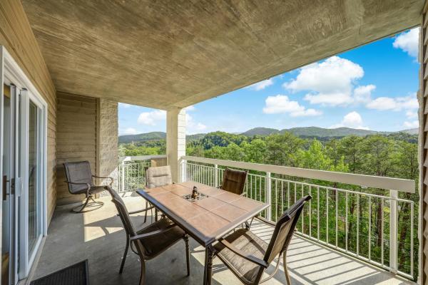 A la foto es mostra l'objecte Star Gazing Whispering Pines 644 situat a la ciutat de Pigeon Forge.