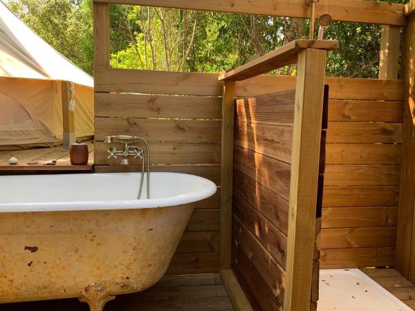 A la foto es mostra l'objecte Corsica Natura Glamping situat a la ciutat de Coti-Chiavari.