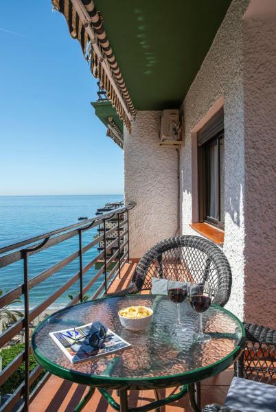 MEDITERRÁNEO Piso en Paseo Marítimo 4 pax WIFI, Marbella