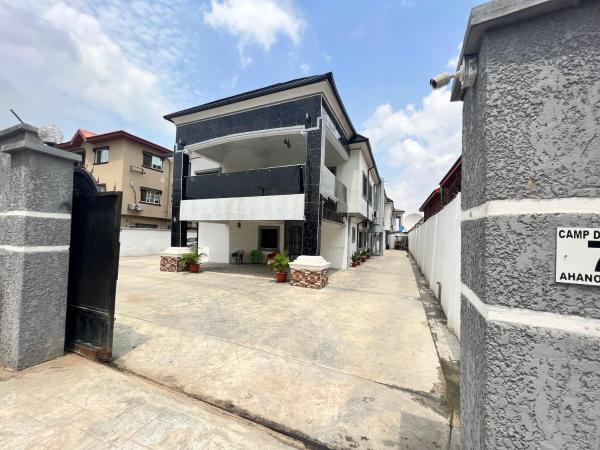 A la foto es mostra l'objecte CampDavid Luxury Apartments Ajao Estate Airport Road Lagos 0 8 1 4 0 0 1 3 1 2 5 situat a la ciutat de Lagos.