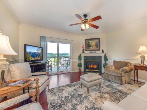 A la foto es mostra l'objecte Whispering Pines 113 situat a la ciutat de Pigeon Forge.