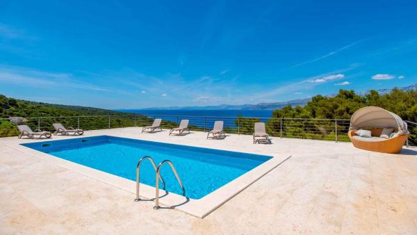 A Gorgeous Villa On A Private Property On The Island Brač - Omiš