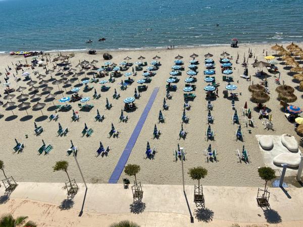 A la foto es mostra l'objecte Hotel Vera situat a la ciutat de Durrës.
