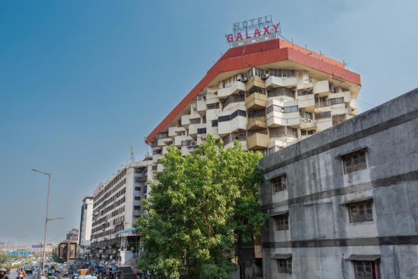 Nella foto è visibile l'oggetto Hotel Galaxy Opp Surat Railway Station situato nella città di Surat.