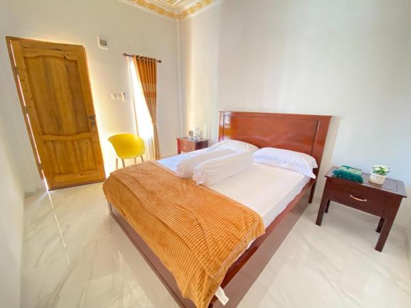 A la foto es mostra l'objecte Rumah Windy Guest House Bira situat a la ciutat de Tabutule.