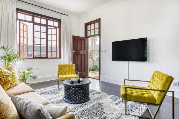 Φωτογραφία 4: Secure & Central: Villa with Views of Table Mountain