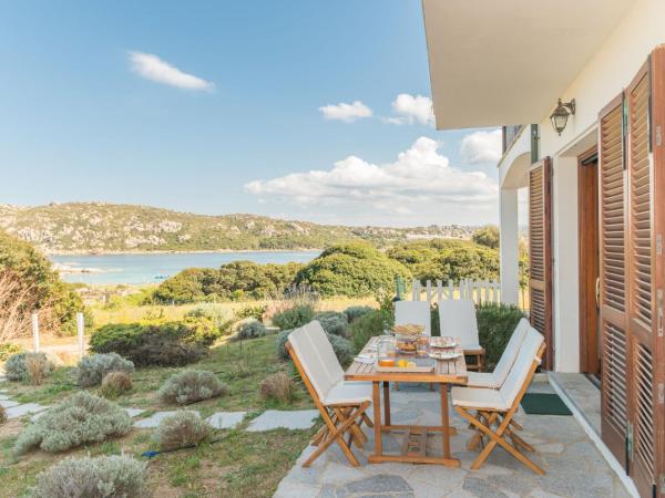 På billedet ses objektet Holiday Home Capo Testa by Interhome beliggende i byen Capo Testa.