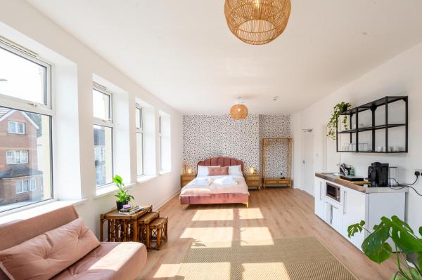 Neighbourhood Bedrooms - Cardiff