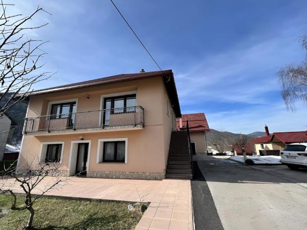 Na fotografii je vidět objekt Apartments with parking space Lic, Gorski kotar - 20420 nacházející se ve městě Lič.