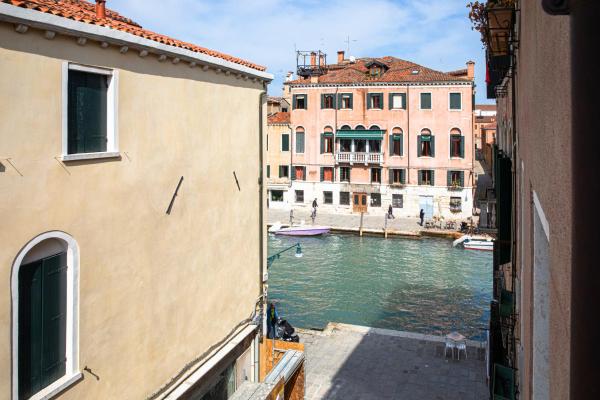 A la foto es mostra l'objecte Palazzina Riello situat a la ciutat de Venècia.