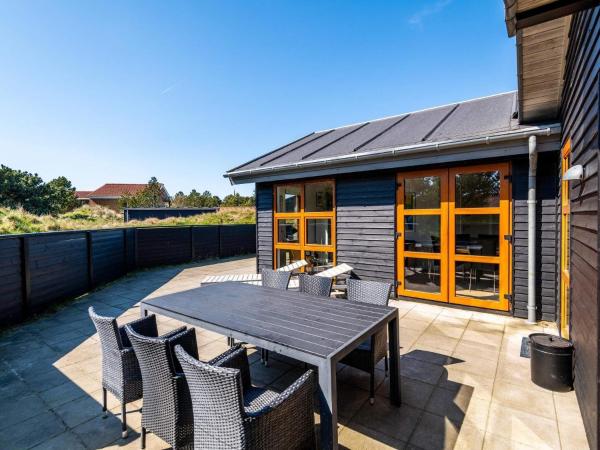 På billedet ses objektet 6 person holiday home in Fanø beliggende i byen Fanø.
