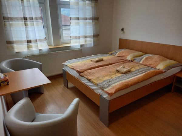 A la foto es mostra l'objecte Hotel Děčín situat a la ciutat de Děčín.