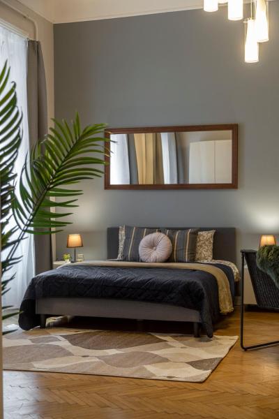 Photo 2 : Spacious & Cozy Downtown Apartment with Balcony