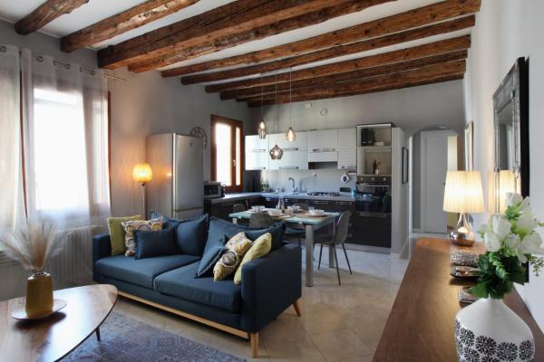 Domus Biennale, Modern apartment in Venice centre., Venice