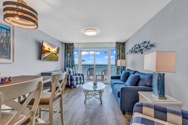 Beach-side Condo w Pools, Myrtle Beach