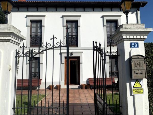 A la foto es mostra l'objecte La Casona de Barganaz situat a la ciutat de Ranón.